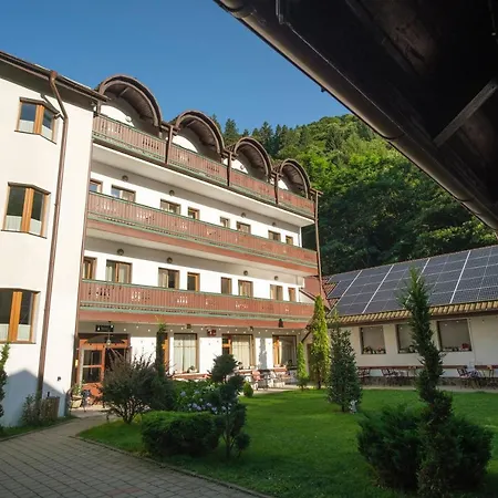 Pensiunea 3*